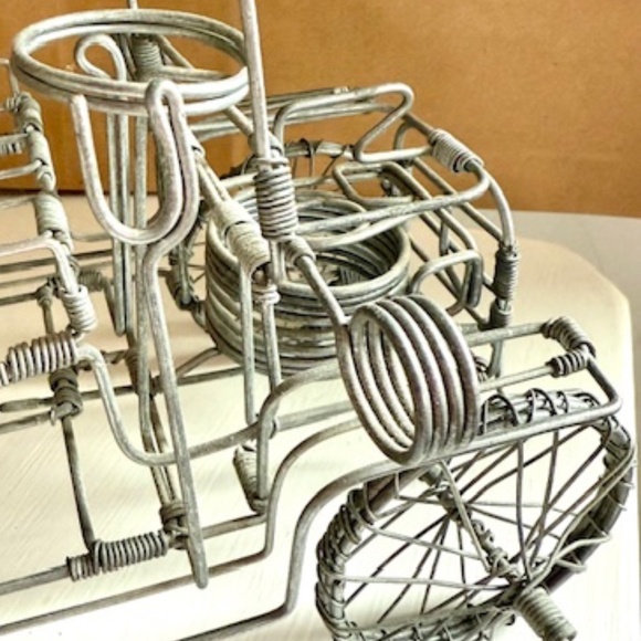 Handmade Wire vintage Car sculpture - Picture 9 of 9